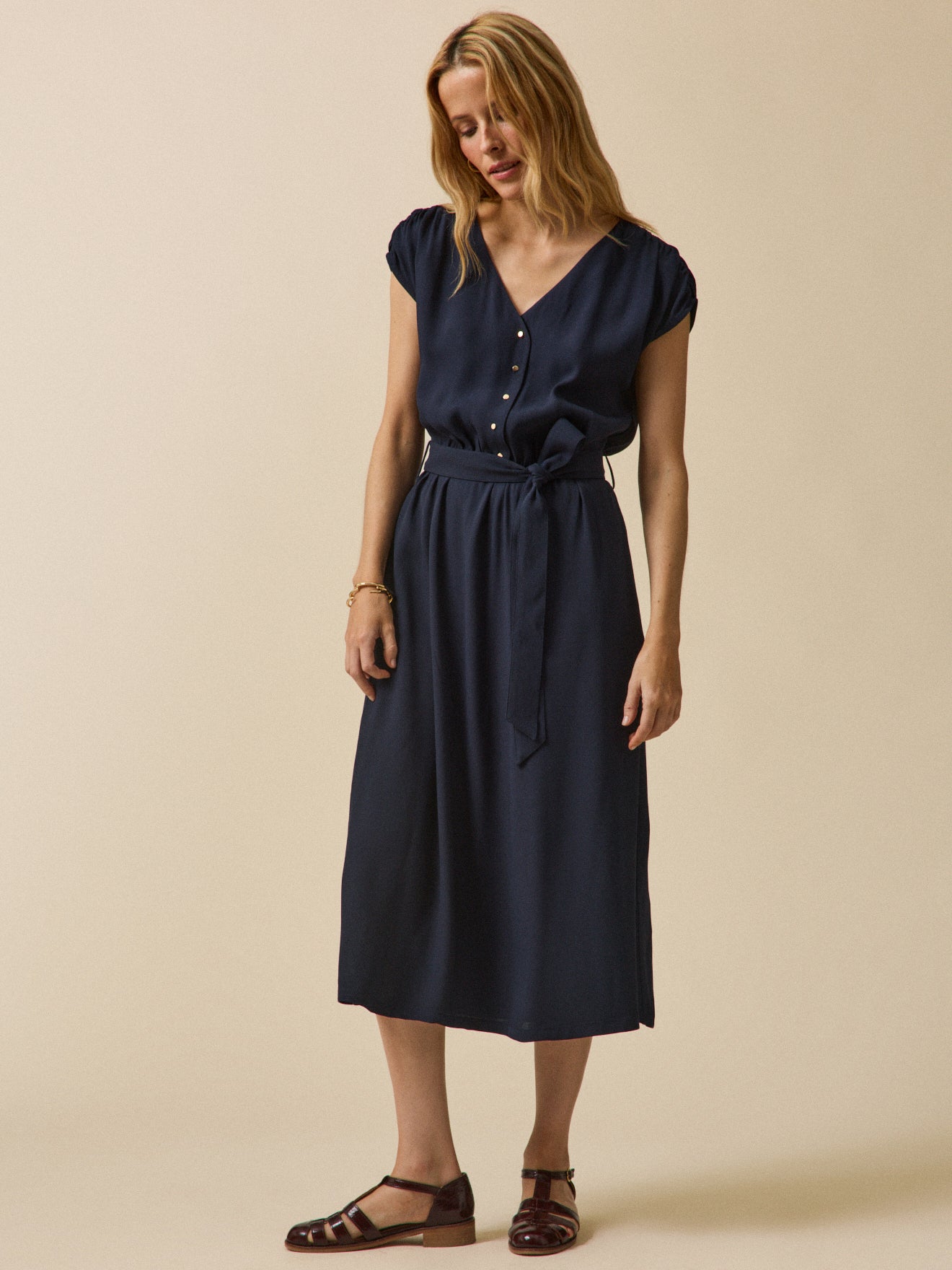 Robe sans manches crêpe uni femme