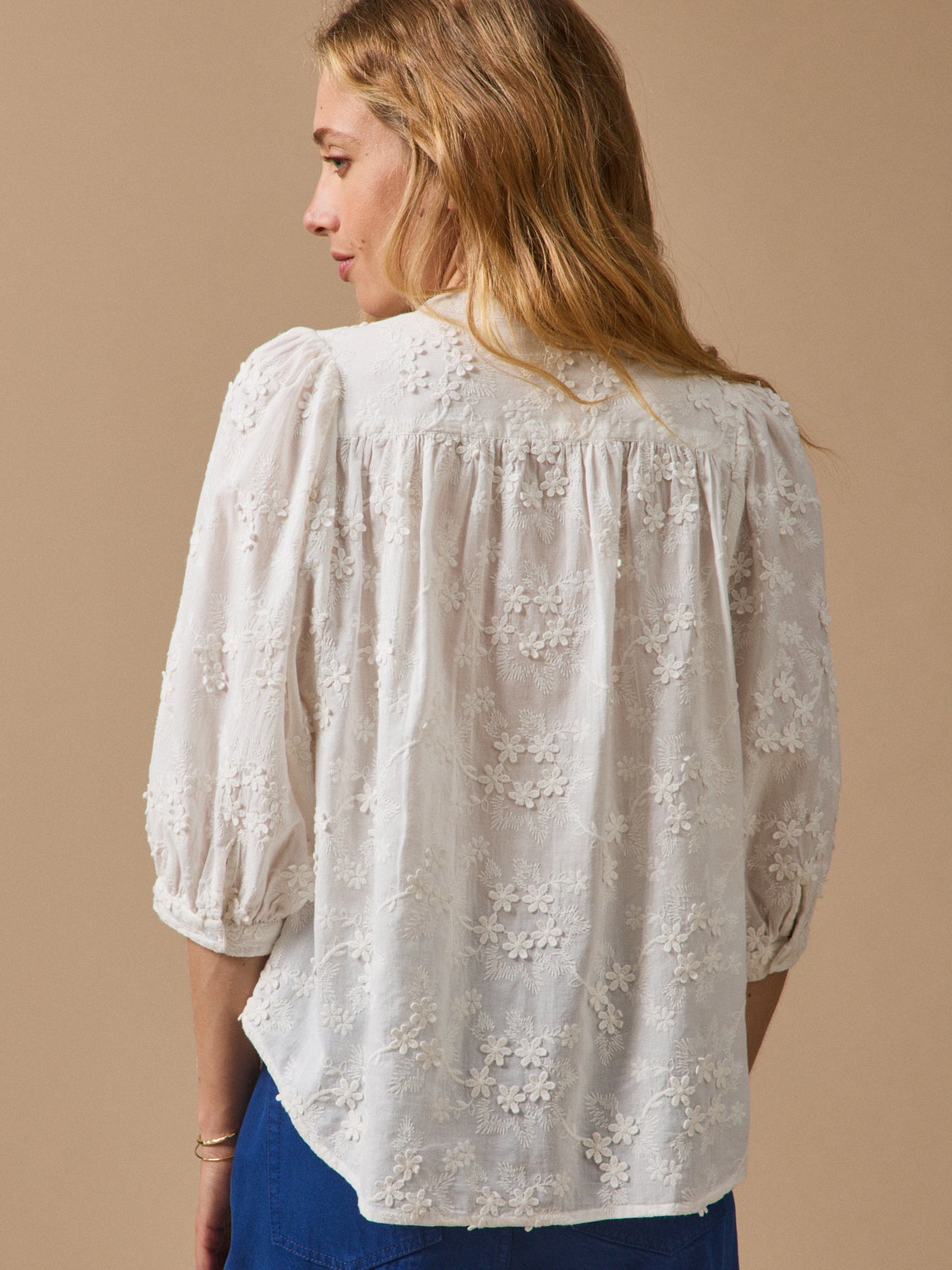 Blouse coton brodée fleurs 3D femme