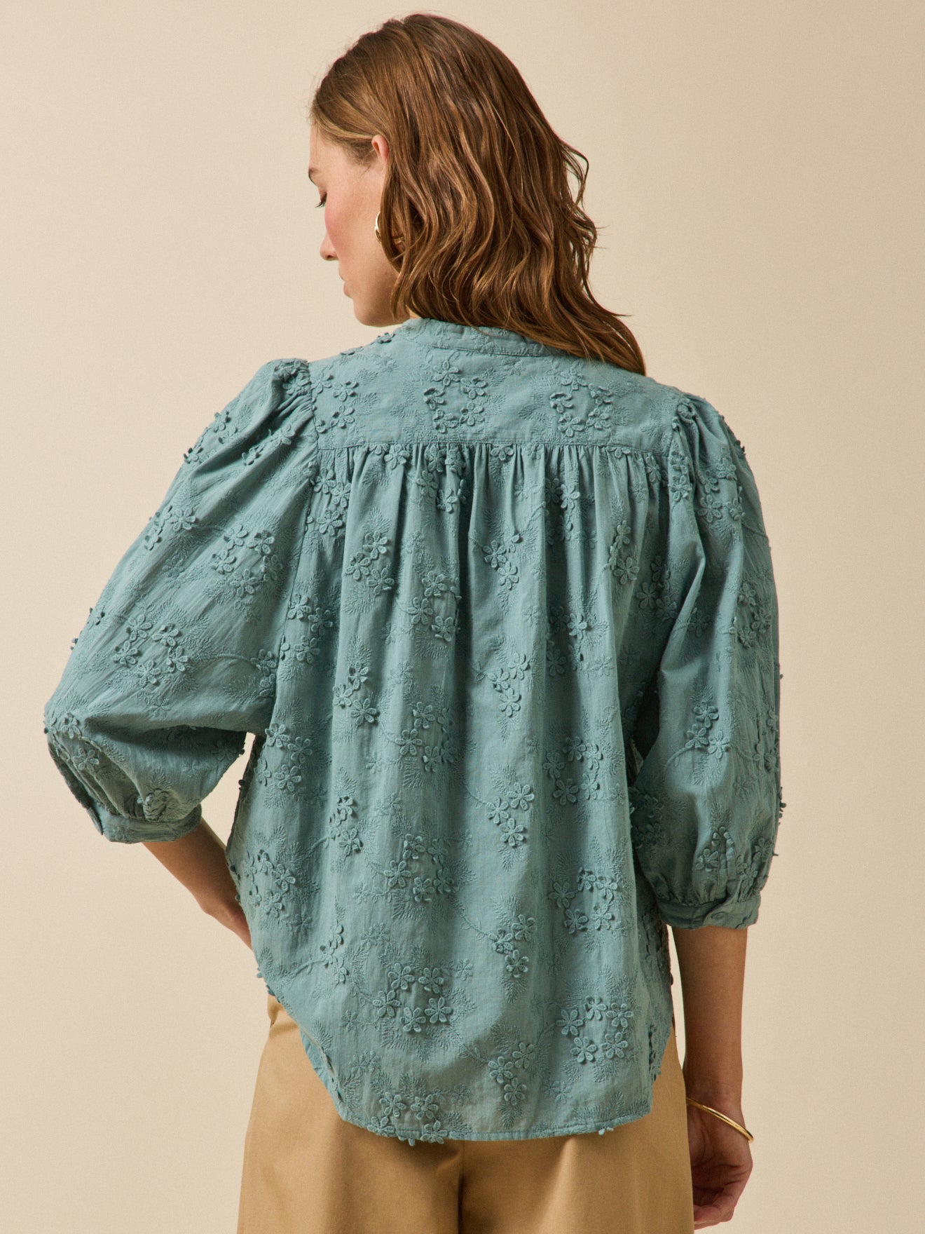 Blouse coton brodée fleurs 3D femme