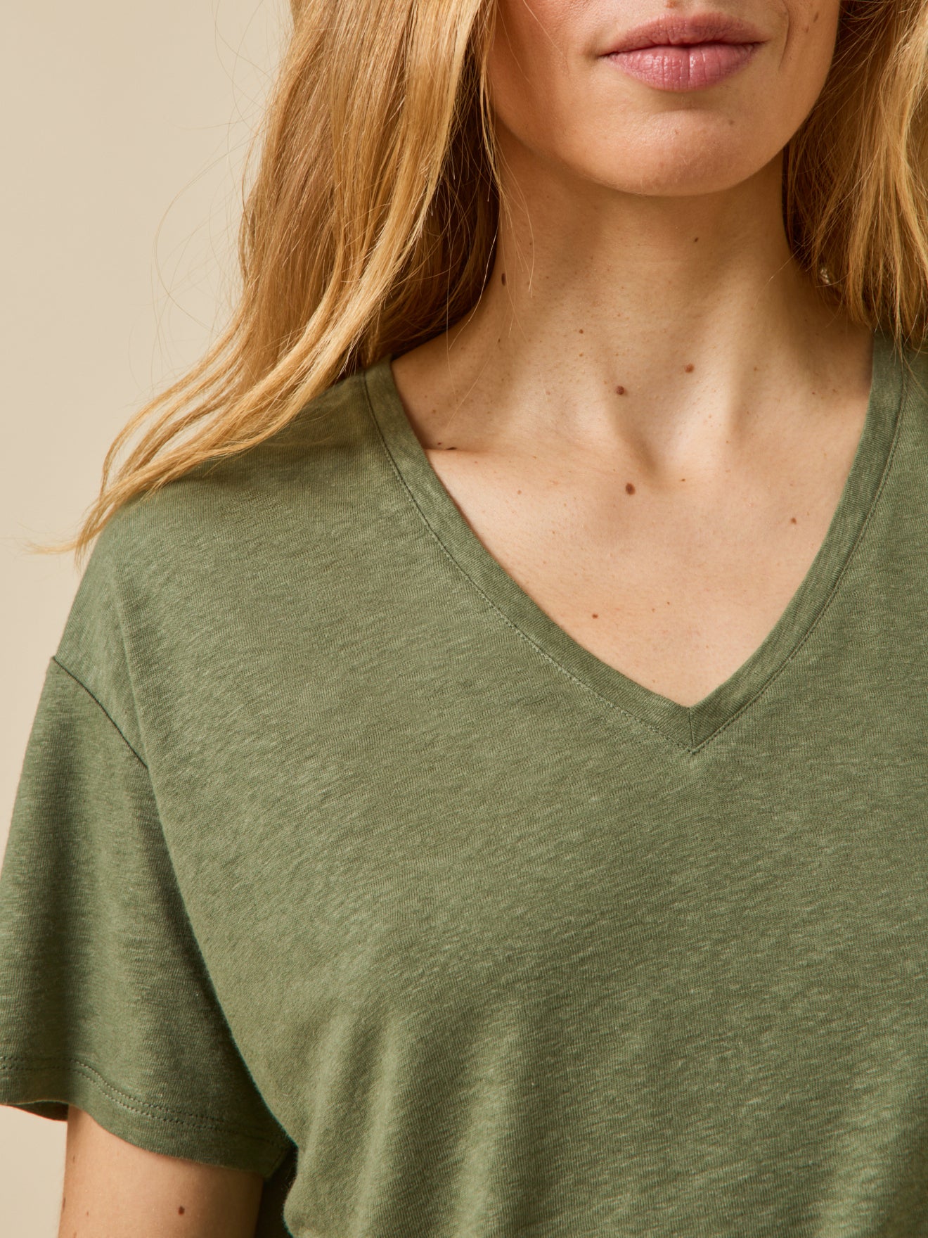 T-shirt col V femme lin et viscose