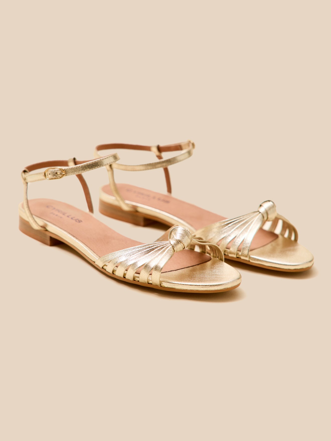 Sandales plates cuir métallisé femme