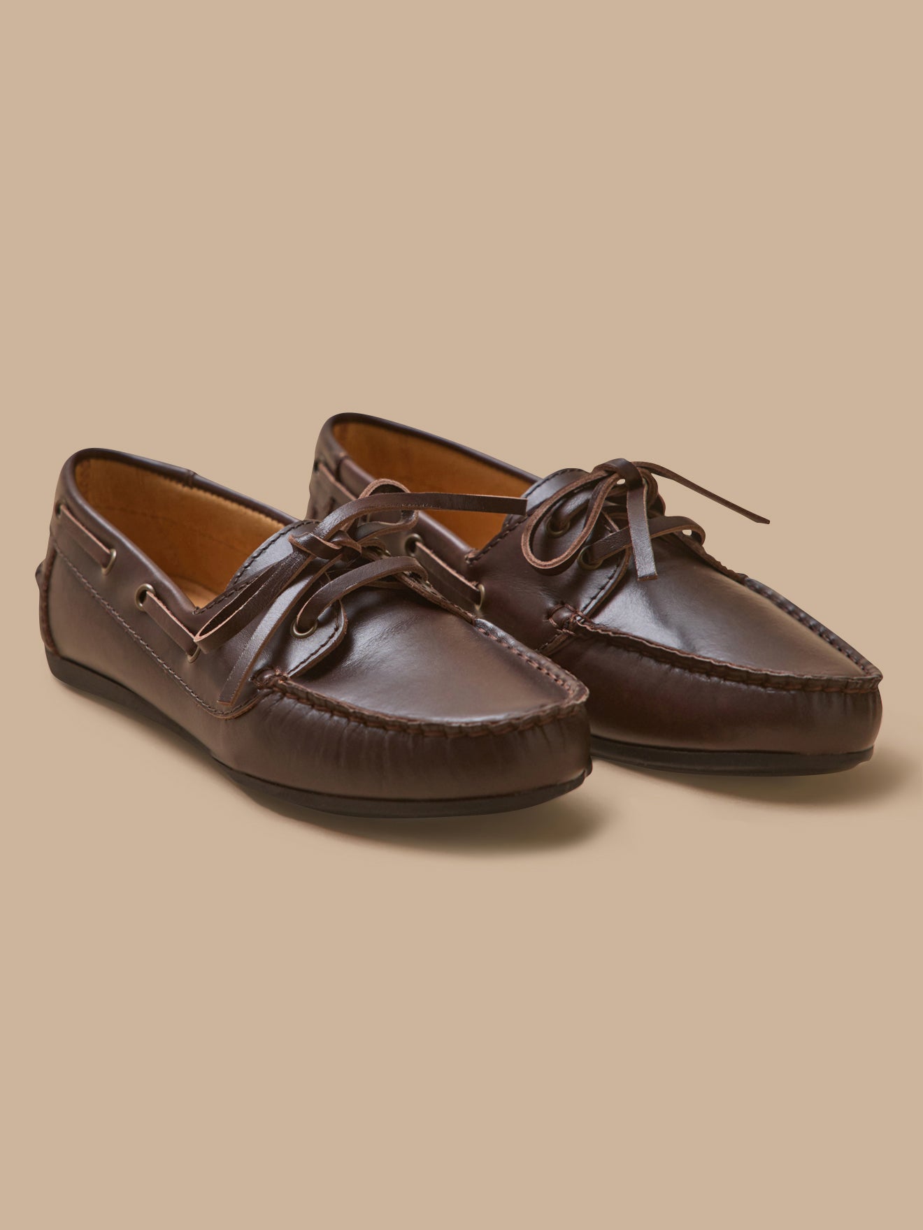 Chaussures bateau cuir femme
