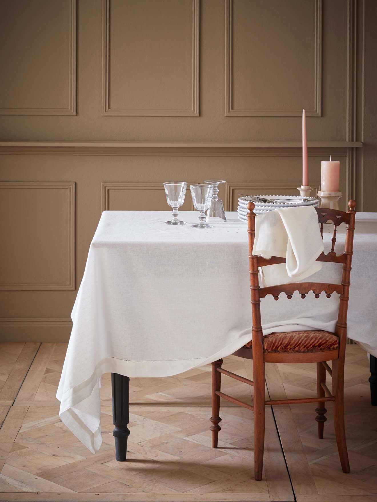 Serviette de table à pois dorés en coton tramé aspect lin par lot de 4