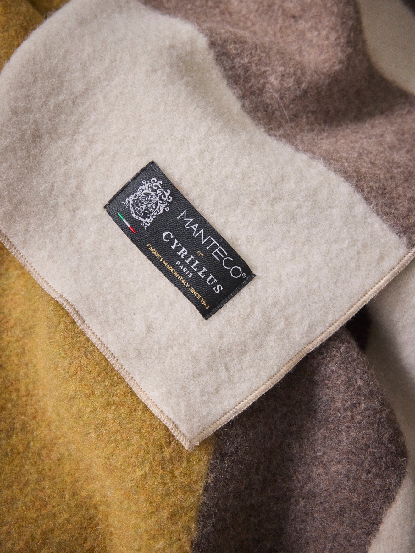 Plaid rayé laine majoritaire