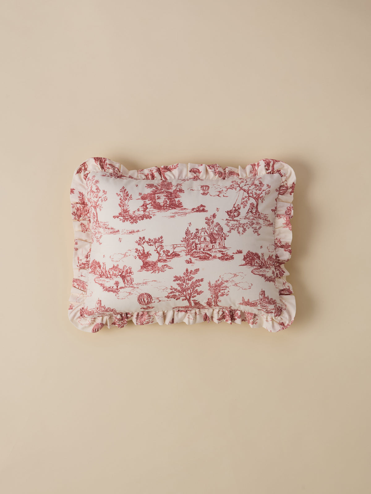 Coussin volanté esprit toile de jouy