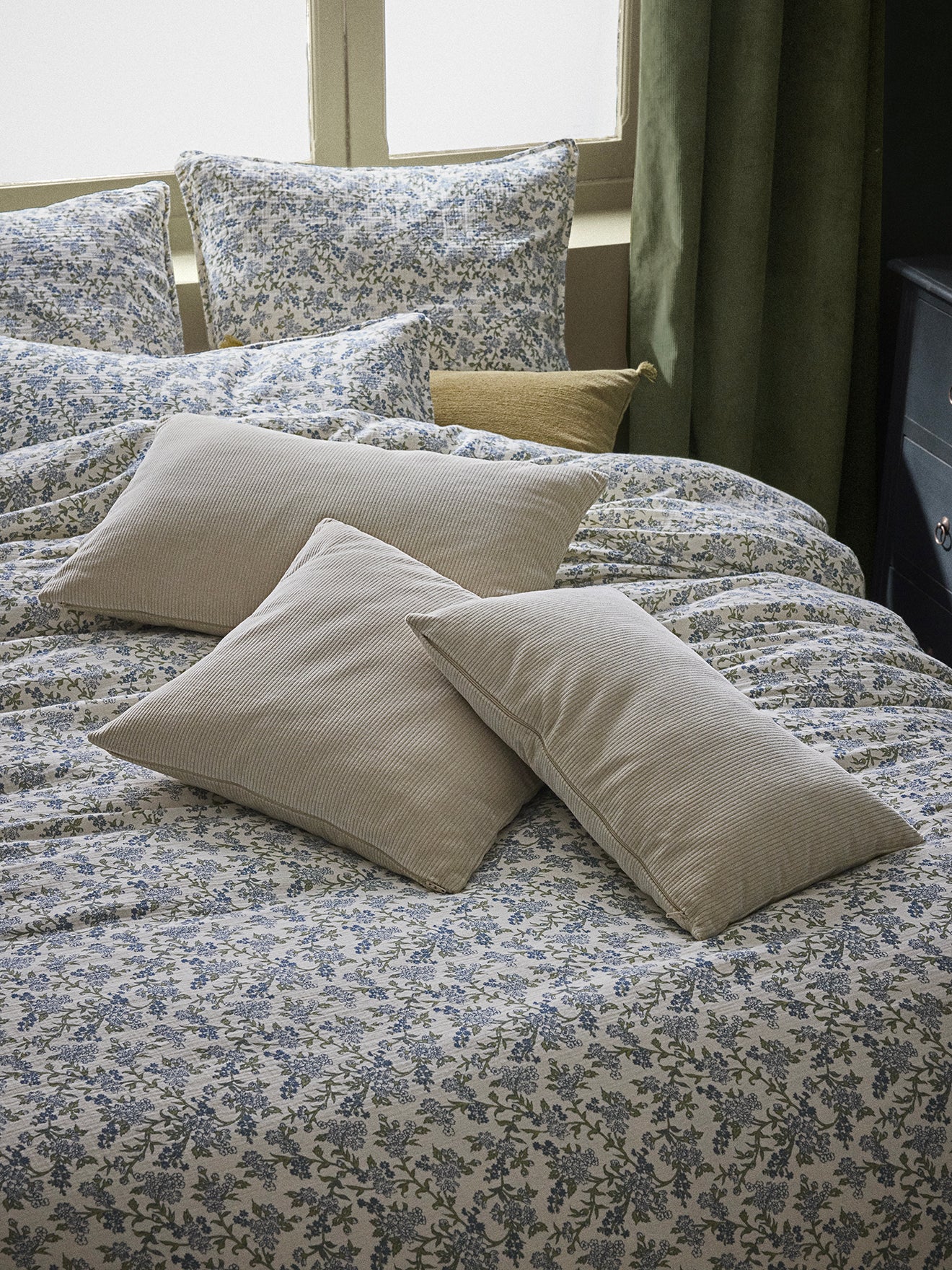 Housse de coussin en velours côtelé