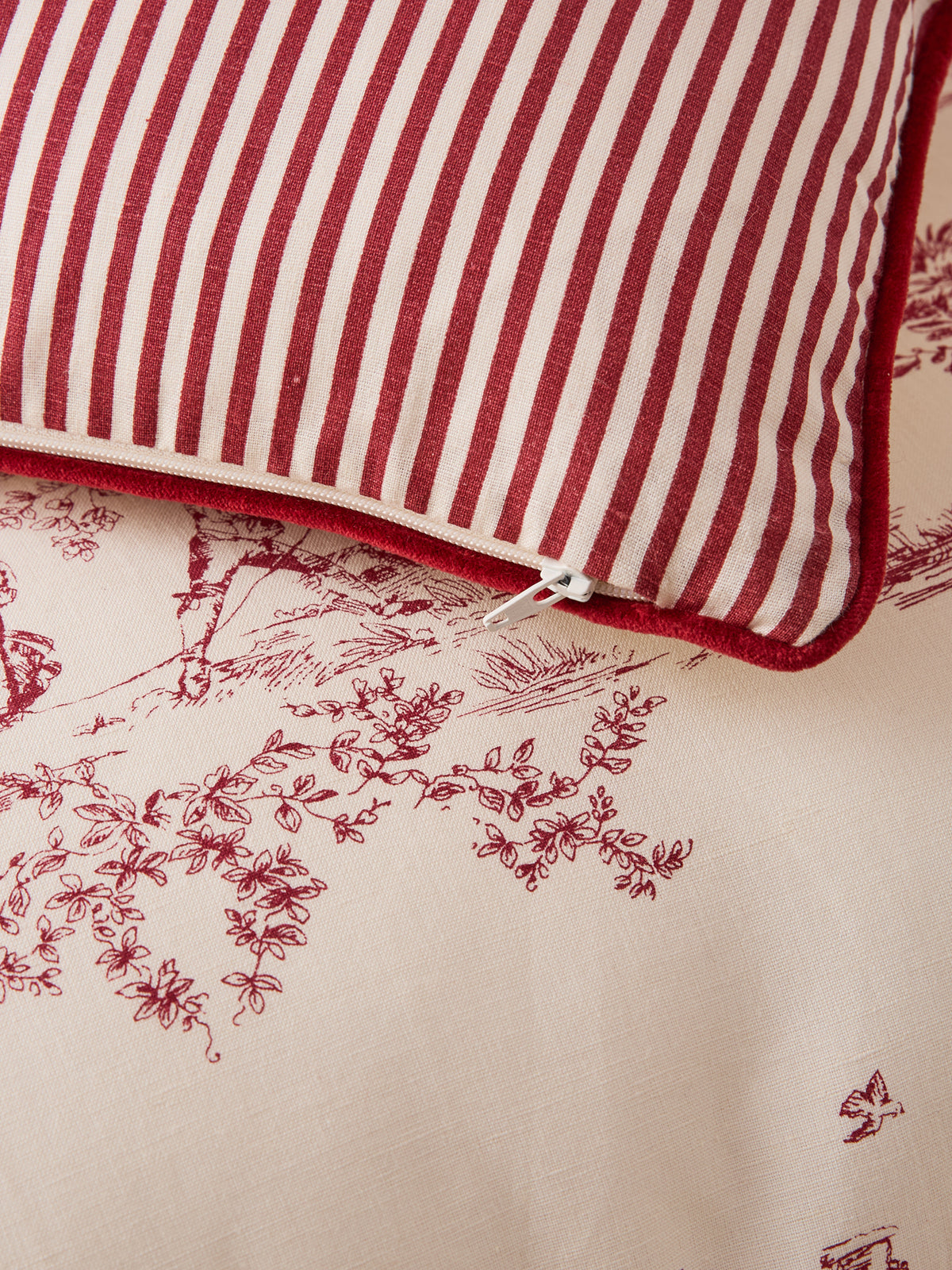 Housse de coussin esprit toile de Jouy