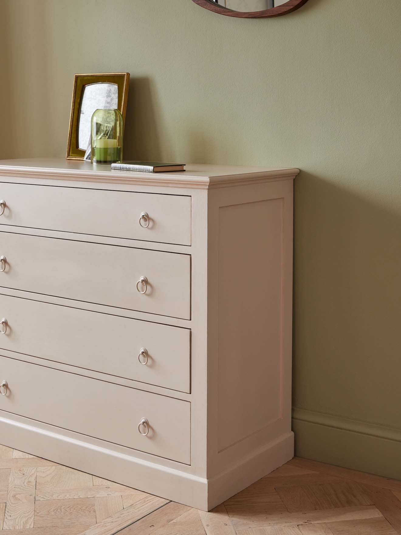 Commode Valentine
