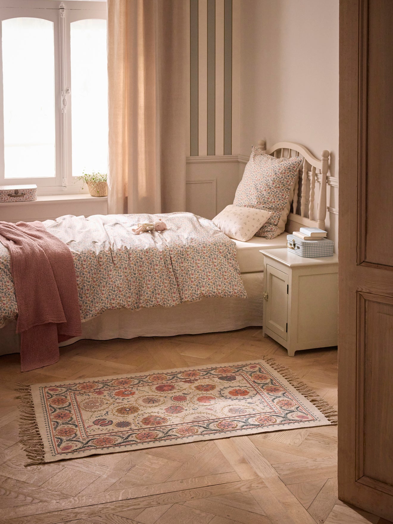 Tapis en coton brodé Flore - XL