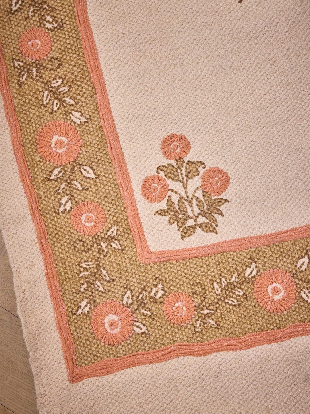 Tapis Agathe en coton brodé - Petit modèle
