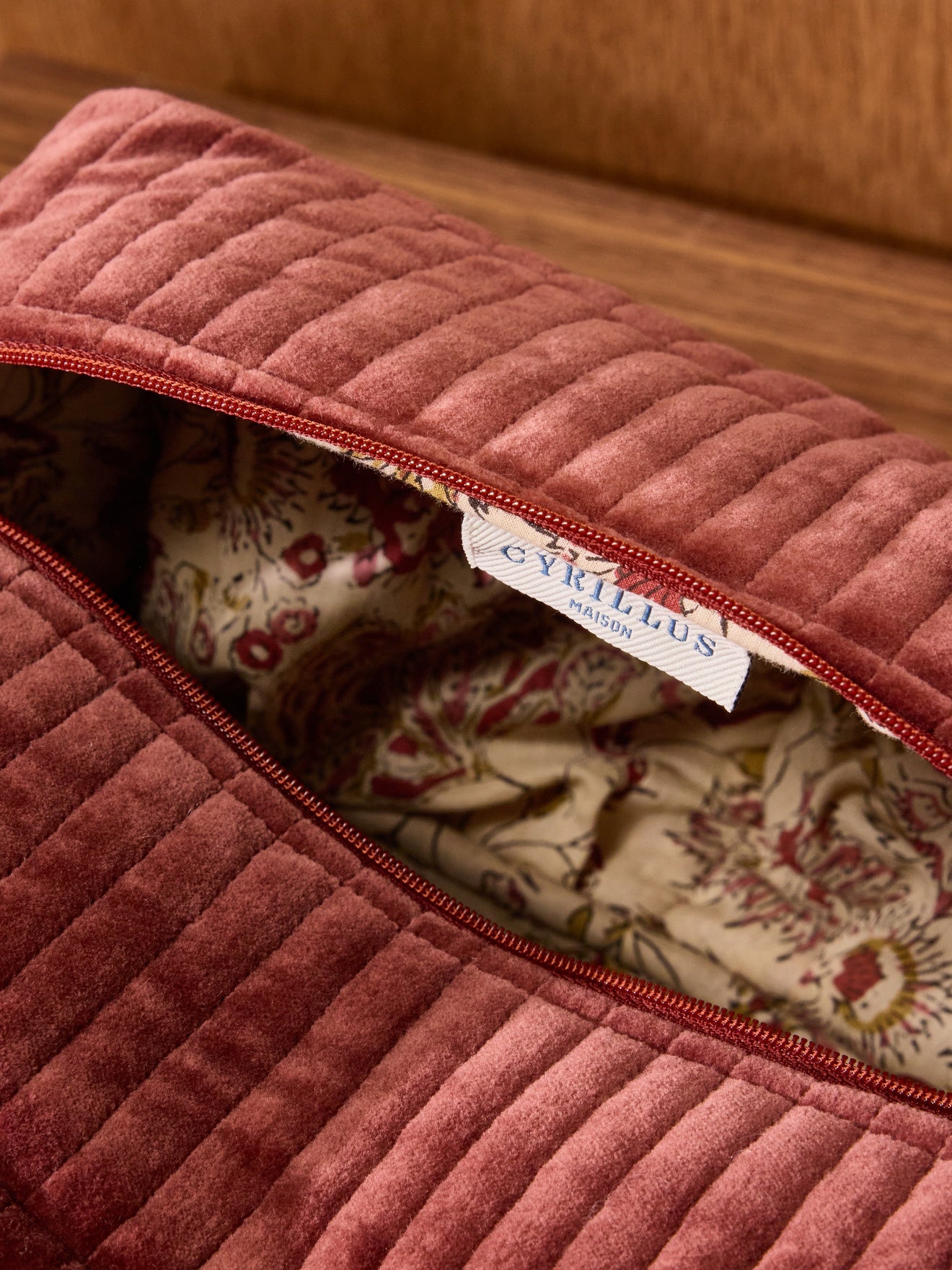 Trousse de toilette en velours