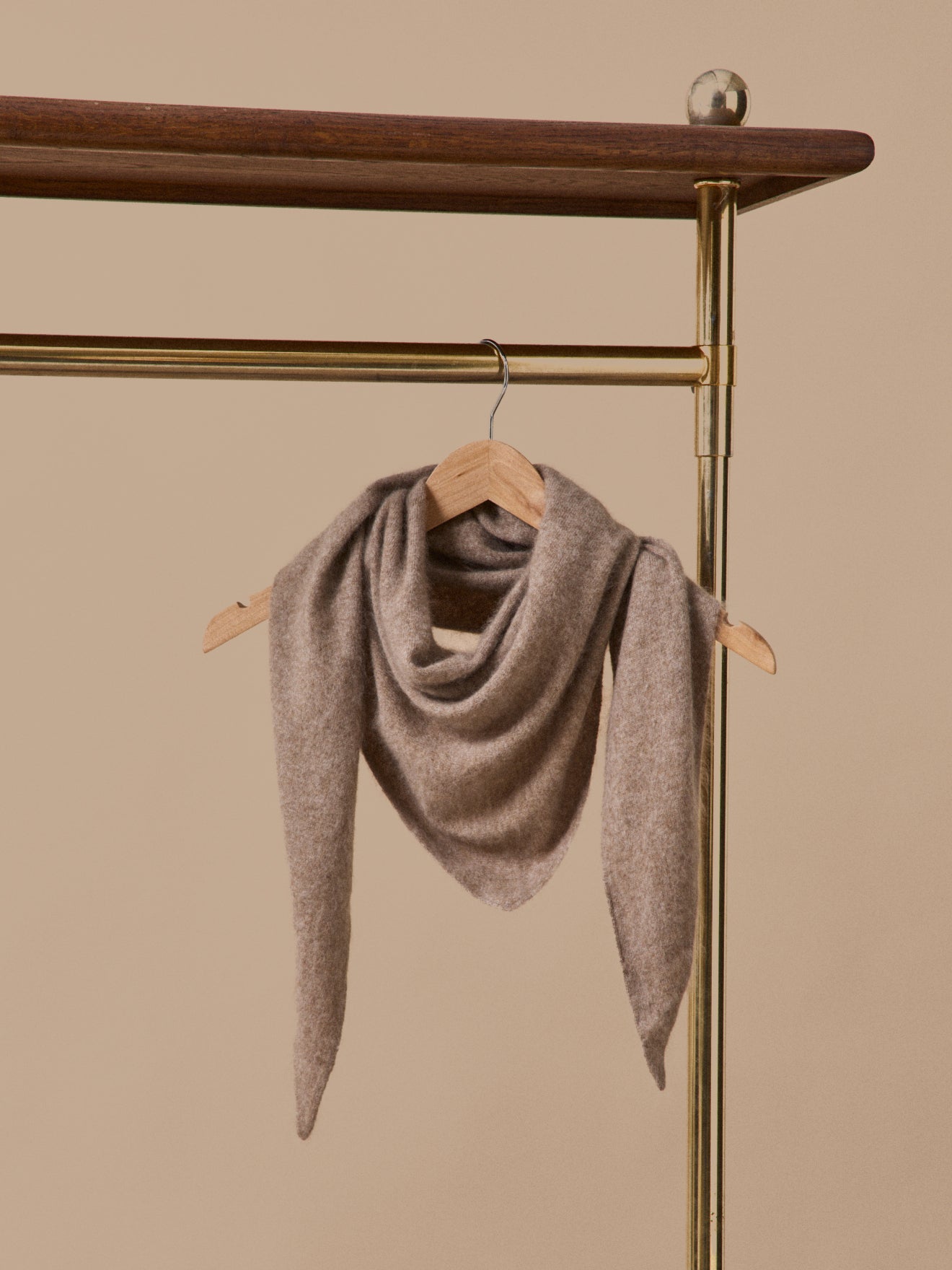 Écharpe triangle maille brossée femme