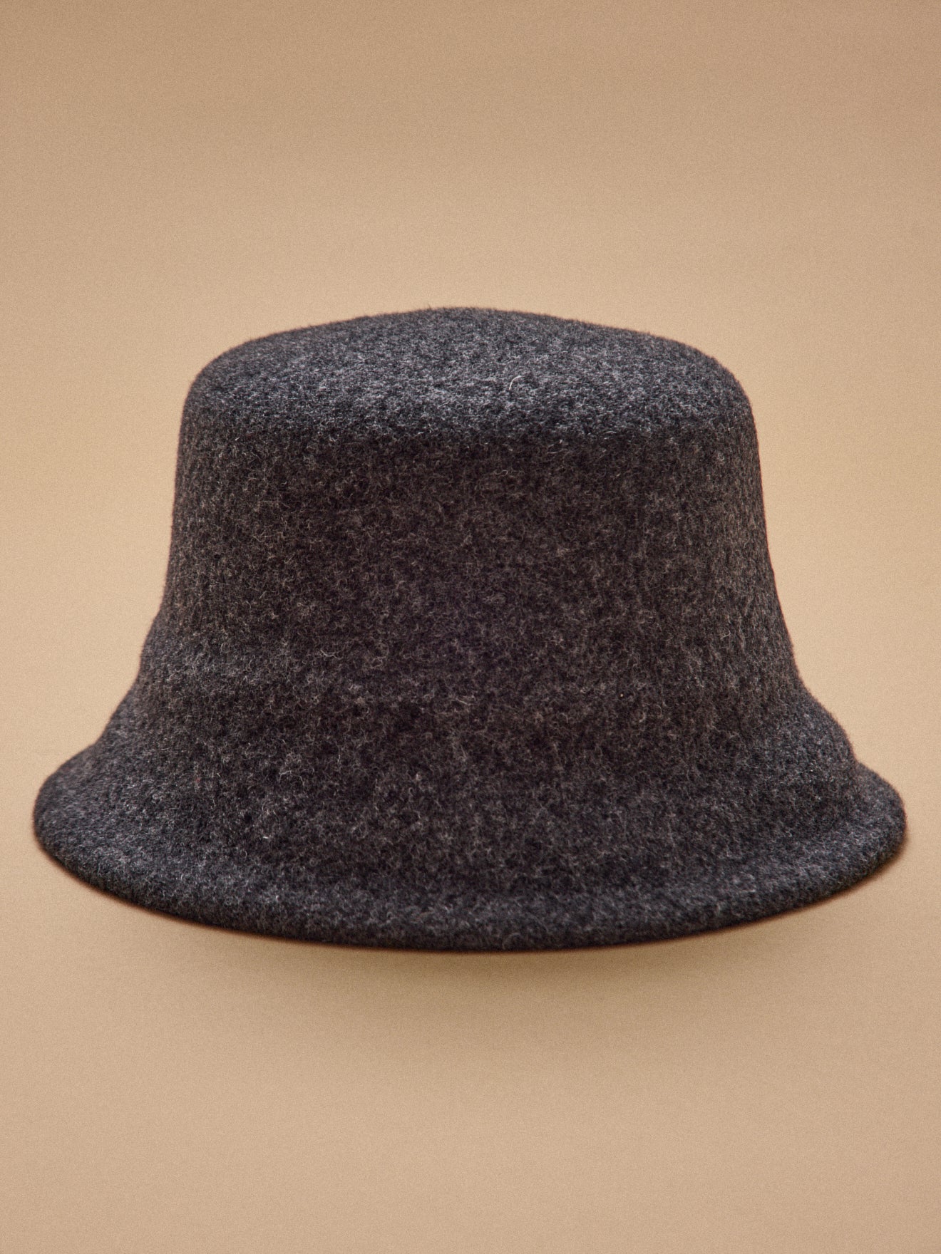 Chapeau cloche en laine femme
