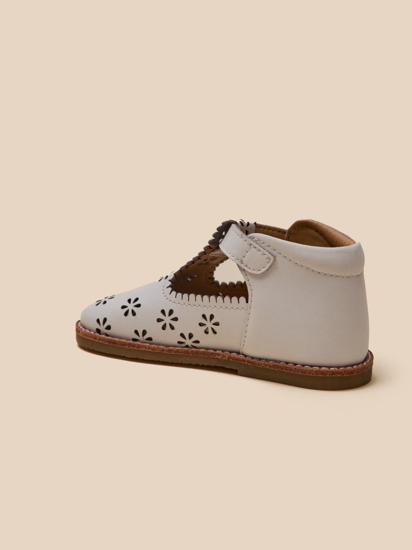 Salomés perforées en cuir Bébé