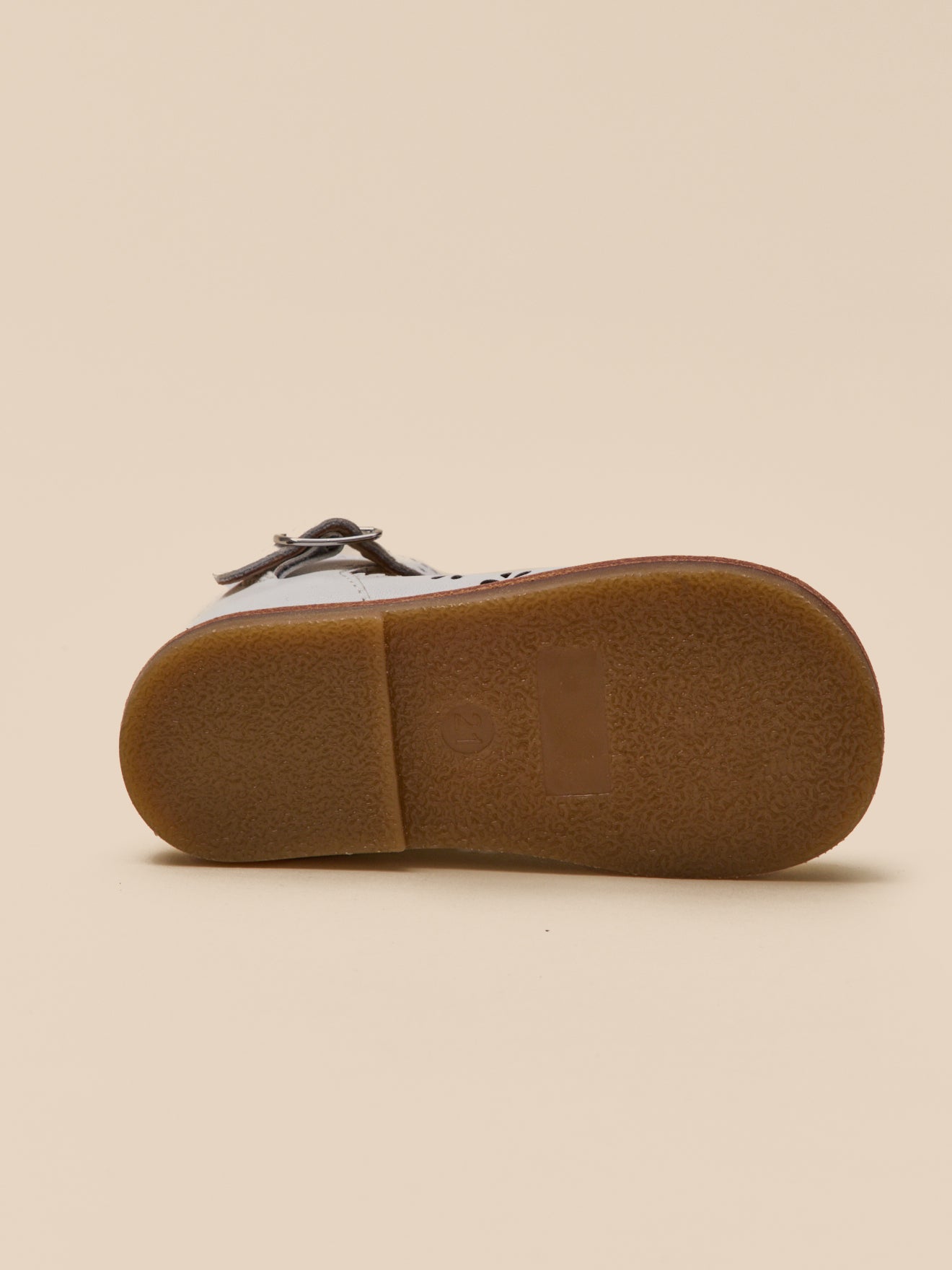 Salomés perforées en cuir Bébé