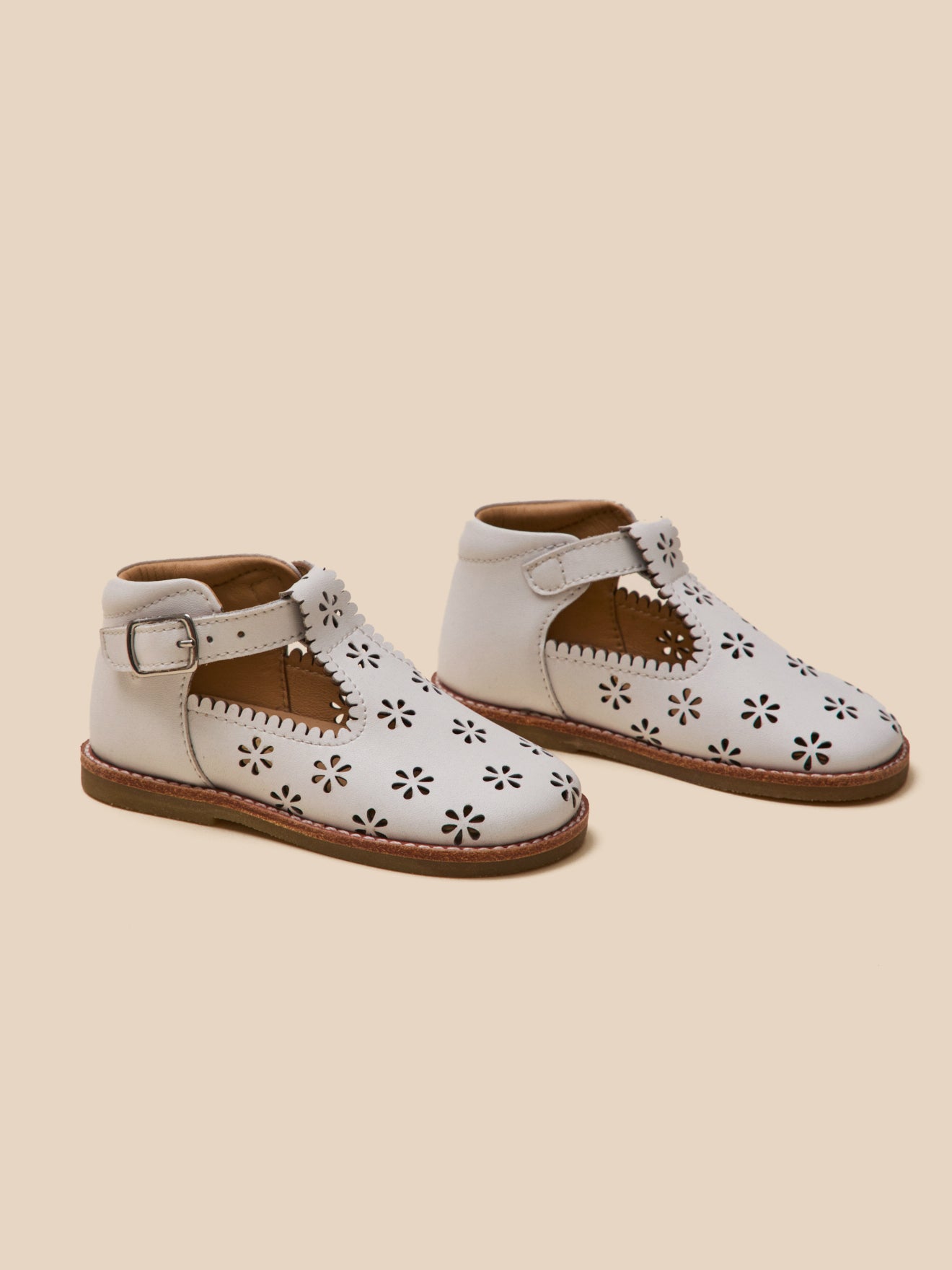 Salomés perforées en cuir Bébé