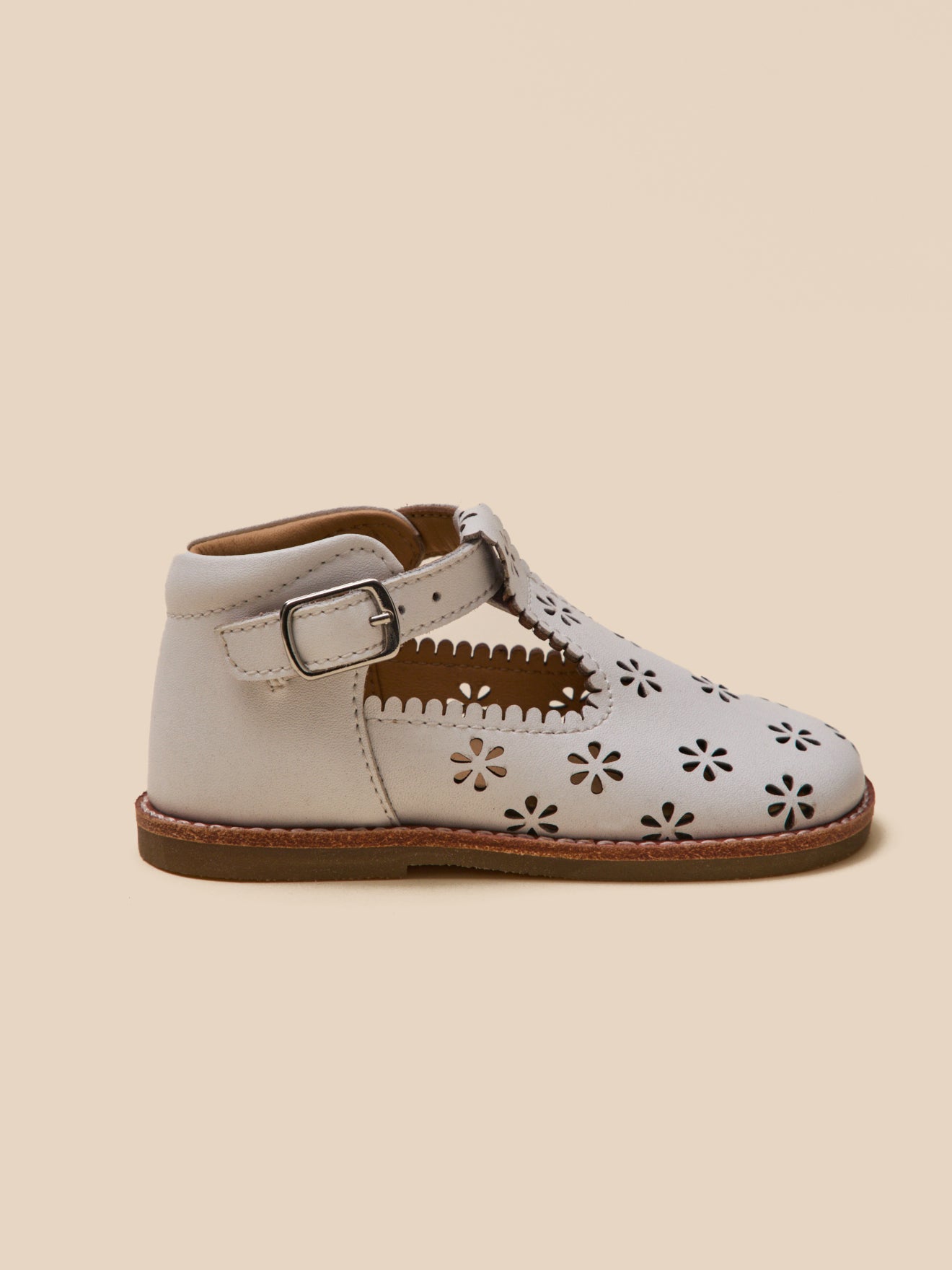 Salomés perforées en cuir Bébé