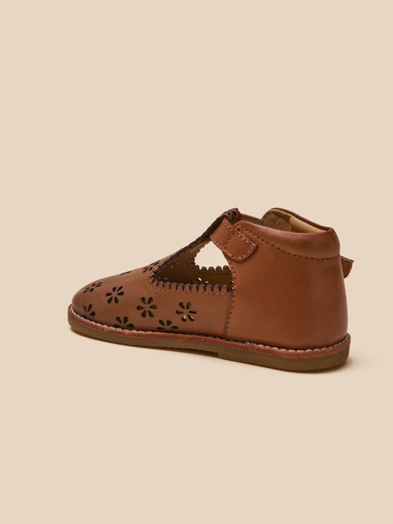 Salomés perforées en cuir Bébé